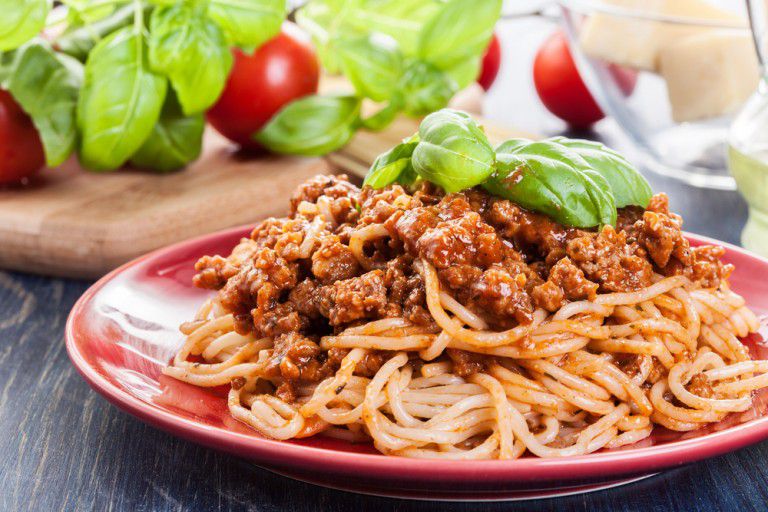Spaghetti bolognese på den klassiske måde - Alt det bedste fra Italien